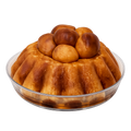 Torta babà al rum artigianale napoletana con bottiglietta di rum